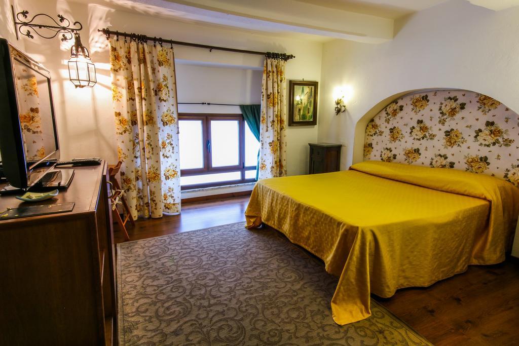 Al Cortiletto Hotel Reggio Calabria Room photo